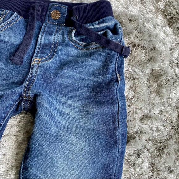 Gap Baby Denim Jeans Size 6-12 Months - Picture 2 of 4